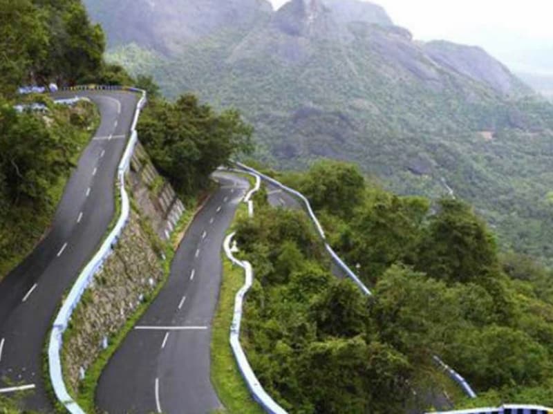 Yercaud road trip driving experience Tamil Nadu peaceful hill station mountain view